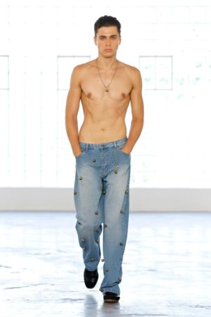 6/42 | David Catalán Spring 2026 Menswear | Photo: NOWFASHION.com David Catalán Spring 2026 Menswear | Photo: NOWFASHION.com