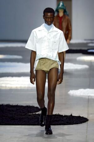 1/57 | Prada Spring 2026 Menswear | Photo: NOWFASHION.com Prada Spring 2026 Menswear | Photo: NOWFASHION.com