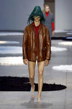 2/57 | Prada Spring 2026 Menswear | Photo: NOWFASHION.com Prada Spring 2026 Menswear | Photo: NOWFASHION.com