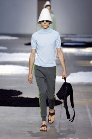 8/57 | Prada Spring 2026 Menswear | Photo: NOWFASHION.com Prada Spring 2026 Menswear | Photo: NOWFASHION.com