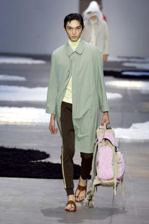 9/57 | Prada Spring 2026 Menswear | Photo: NOWFASHION.com Prada Spring 2026 Menswear | Photo: NOWFASHION.com