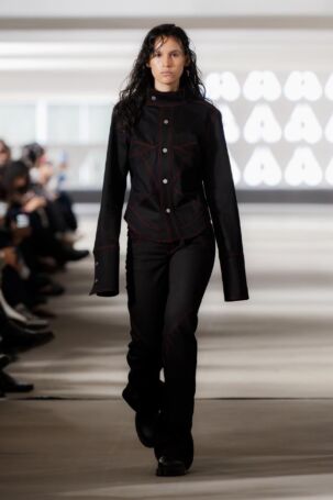 2/24 | Deadwood Resort 2026 | Photo: Mathias Nordgren | Courtesy of Stockholm Fashion Week Deadwood Resort 2026 | Photo: Mathias Nordgren | Courtesy of Stockholm Fashion Week