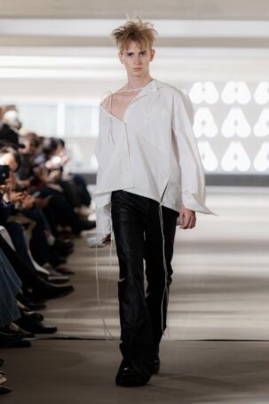 12/24 | Deadwood Resort 2026 | Photo: Mathias Nordgren | Courtesy of Stockholm Fashion Week Deadwood Resort 2026 | Photo: Mathias Nordgren | Courtesy of Stockholm Fashion Week