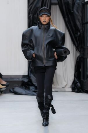 1/12 | Fayette Norling Fall 2025 | Photo: Mathias Nordgren | Courtesy of Stockholm Fashion Week Fayette Norling Fall 2025 | Photo: Mathias Nordgren | Courtesy of Stockholm Fashion Week