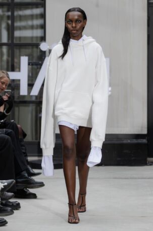 10/15 | Hän Finland Fall 2025 | Photo: Mathias Nordgren | Courtesy of Stockholm Fashion Week Hän Finland Fall 2025 | Photo: Mathias Nordgren | Courtesy of Stockholm Fashion Week