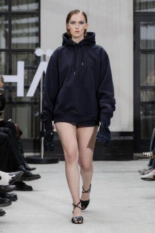 11/15 | Hän Finland Fall 2025 | Photo: Mathias Nordgren | Courtesy of Stockholm Fashion Week Hän Finland Fall 2025 | Photo: Mathias Nordgren | Courtesy of Stockholm Fashion Week