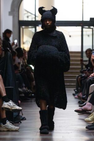 1/17 | Imaskopi Fall 2025 | Photo: Mathias Nordgren | Courtesy of Stockholm Fashion Week Imaskopi Fall 2025 | Photo: Mathias Nordgren | Courtesy of Stockholm Fashion Week