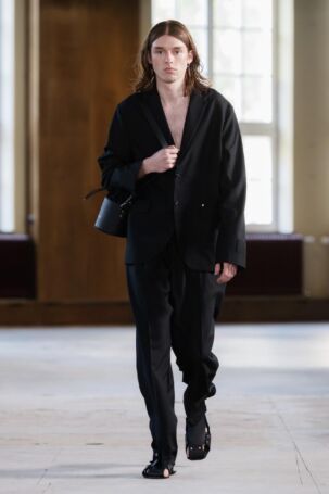 7/38 | Past Tense Spring 2026 | Photo: Mathias Nordgren | Courtesy of Stockholm Fashion Week Past Tense Spring 2026 | Photo: Mathias Nordgren | Courtesy of Stockholm Fashion Week