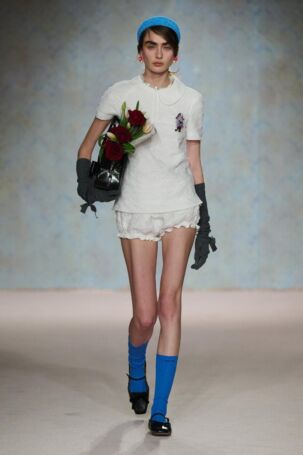 12/58 | SHUSHU/TONG Fall 2025 | Photo: Jiacheng | Courtesy of SHUSHU/TONG SHUSHU/TONG Fall 2025 | Photo: Jiacheng | Courtesy of SHUSHU/TONG