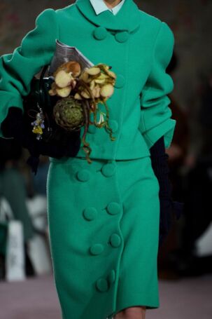 2/99 | Details at SHUSHU/TONG | Fall 2025 | Photo: Jiacheng | Courtesy of SHUSHU/TONG Details at SHUSHU/TONG | Fall 2025 | Photo: Jiacheng | Courtesy of SHUSHU/TONG