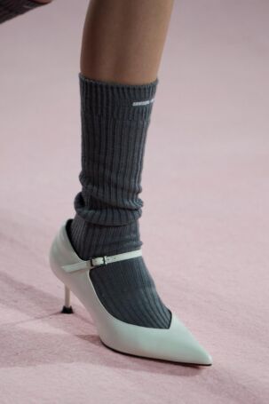 3/99 | Details at SHUSHU/TONG | Fall 2025 | Photo: Jiacheng | Courtesy of SHUSHU/TONG Details at SHUSHU/TONG | Fall 2025 | Photo: Jiacheng | Courtesy of SHUSHU/TONG