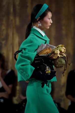 4/99 | Details at SHUSHU/TONG | Fall 2025 | Photo: Jiacheng | Courtesy of SHUSHU/TONG Details at SHUSHU/TONG | Fall 2025 | Photo: Jiacheng | Courtesy of SHUSHU/TONG