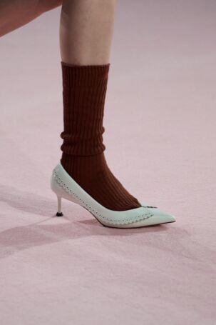 10/99 | Details at SHUSHU/TONG | Fall 2025 | Photo: Jiacheng | Courtesy of SHUSHU/TONG Details at SHUSHU/TONG | Fall 2025 | Photo: Jiacheng | Courtesy of SHUSHU/TONG