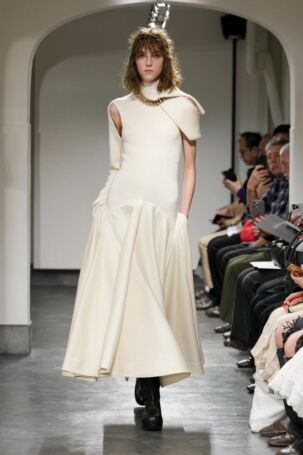 1/41 | HARUNOBUMURATA | Fall 2025 | Courtesy of HARUNOBUMURATA HARUNOBUMURATA | Fall 2025 | Courtesy of HARUNOBUMURATA