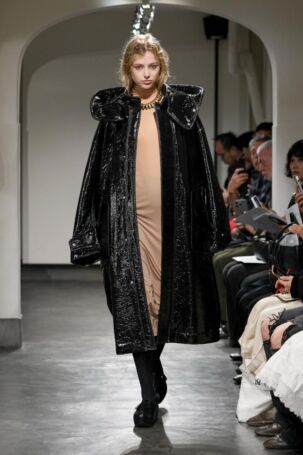 4/41 | HARUNOBUMURATA | Fall 2025 | Courtesy of HARUNOBUMURATA HARUNOBUMURATA | Fall 2025 | Courtesy of HARUNOBUMURATA