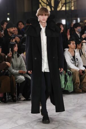 3/28 | HEAVEN TANUDIREDJA Fall 2025 | Photo: Tomohiro Horiuchi | Courtesy of HEAVEN TANUDIREDJA HEAVEN TANUDIREDJA Fall 2025 | Photo: Tomohiro Horiuchi | Courtesy of HEAVEN TANUDIREDJA