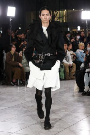 9/28 | HEAVEN TANUDIREDJA Fall 2025 | Photo: Tomohiro Horiuchi | Courtesy of HEAVEN TANUDIREDJA HEAVEN TANUDIREDJA Fall 2025 | Photo: Tomohiro Horiuchi | Courtesy of HEAVEN TANUDIREDJA