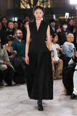 10/28 | HEAVEN TANUDIREDJA Fall 2025 | Photo: Tomohiro Horiuchi | Courtesy of HEAVEN TANUDIREDJA HEAVEN TANUDIREDJA Fall 2025 | Photo: Tomohiro Horiuchi | Courtesy of HEAVEN TANUDIREDJA