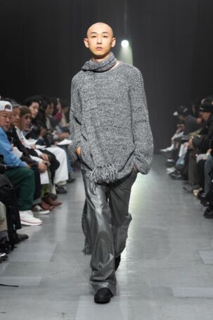 3/41 | MSML Fall 2025 | Photo Credit: JFWO Japan Fashion Week Organization MSML Fall 2025 | Photo Credit: JFWO Japan Fashion Week Organization