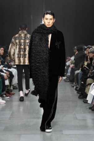 4/41 | MSML Fall 2025 | Photo Credit: JFWO Japan Fashion Week Organization MSML Fall 2025 | Photo Credit: JFWO Japan Fashion Week Organization