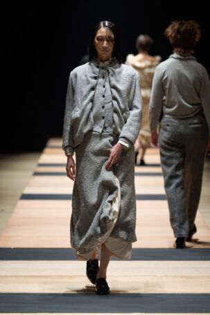 9/33 | pillings Fall 2025 | Photo Credit: JFWO Japan Fashion Week Organization pillings Fall 2025 | Photo Credit: JFWO Japan Fashion Week Organization
