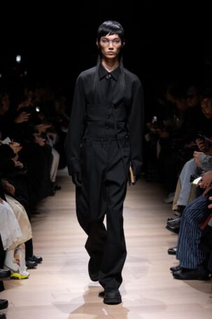 2/26 | Tamme Fall 2025 | Photo: Koji Shimamura | Courtesy of: Tamme Tamme Fall 2025 | Photo: Koji Shimamura | Courtesy of: Tamme
