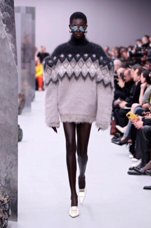 8/48 | Acne Studios Fall 2025 | Photo: NOWFASHION.com Acne Studios Fall 2025 | Photo: NOWFASHION.com