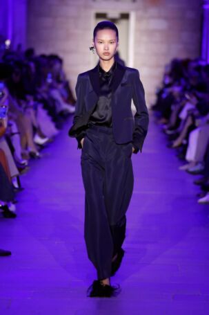 2/55 | Akris Fall 2025 | Photo: NOWFASHION.com Akris Fall 2025 | Photo: NOWFASHION.com
