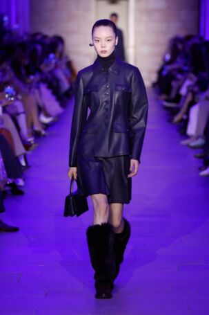 3/55 | Akris Fall 2025 | Photo: NOWFASHION.com Akris Fall 2025 | Photo: NOWFASHION.com
