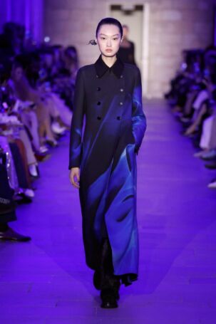 10/55 | Akris Fall 2025 | Photo: NOWFASHION.com Akris Fall 2025 | Photo: NOWFASHION.com