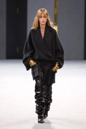 3/52 | Balmain Fall 2025 | Photo: NOWFASHION.com Balmain Fall 2025 | Photo: NOWFASHION.com