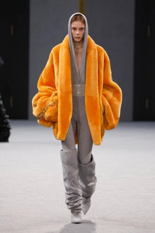 6/52 | Balmain Fall 2025 | Photo: NOWFASHION.com Balmain Fall 2025 | Photo: NOWFASHION.com