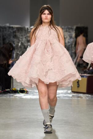 4/31 | Cecilie Bahsen | Fall 2025 | Courtesy of Cecilie Bahsen Cecilie Bahsen | Fall 2025 | Courtesy of Cecilie Bahsen