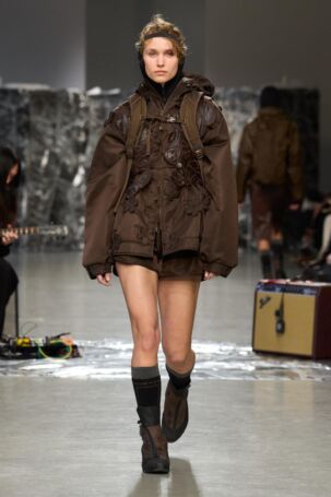 10/31 | Cecilie Bahsen | Fall 2025 | Courtesy of Cecilie Bahsen Cecilie Bahsen | Fall 2025 | Courtesy of Cecilie Bahsen