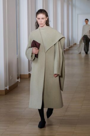 2/47 | Christian Wijnants | Fall 2025 | Courtesy of Christian Wijnants Christian Wijnants | Fall 2025 | Courtesy of Christian Wijnants