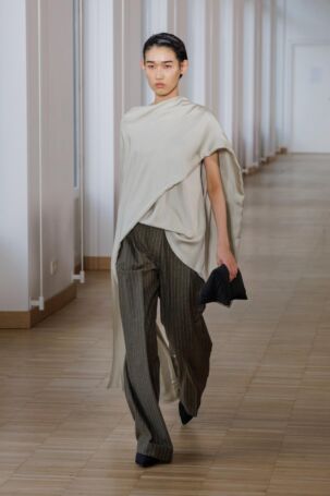 3/47 | Christian Wijnants | Fall 2025 | Courtesy of Christian Wijnants Christian Wijnants | Fall 2025 | Courtesy of Christian Wijnants