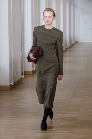 4/47 | Christian Wijnants | Fall 2025 | Courtesy of Christian Wijnants Christian Wijnants | Fall 2025 | Courtesy of Christian Wijnants