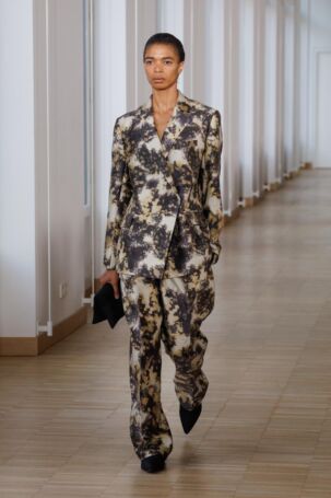 9/47 | Christian Wijnants | Fall 2025 | Courtesy of Christian Wijnants Christian Wijnants | Fall 2025 | Courtesy of Christian Wijnants