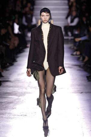 2/44 | Coperni Fall 2025 | Photo: NOWFASHION.com Coperni Fall 2025 | Photo: NOWFASHION.com