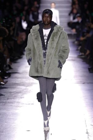 6/44 | Coperni Fall 2025 | Photo: NOWFASHION.com Coperni Fall 2025 | Photo: NOWFASHION.com