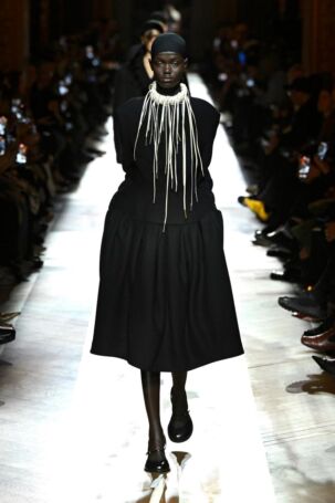 3/56 | Dries Van Noten Fall 2025 | Photo: NOWFASHION.com Dries Van Noten Fall 2025 | Photo: NOWFASHION.com