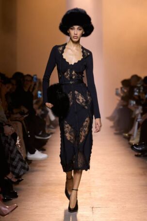 7/62 | Elie Saab | Fall 2025 | Courtesy of Elie Saab Elie Saab | Fall 2025 | Courtesy of Elie Saab