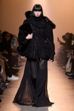 10/62 | Elie Saab | Fall 2025 | Courtesy of Elie Saab Elie Saab | Fall 2025 | Courtesy of Elie Saab