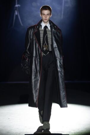 2/45 | Enfants Riches Deprimés Fall 2025 | Photo: NOWFASHION.com Enfants Riches Deprimés Fall 2025 | Photo: NOWFASHION.com