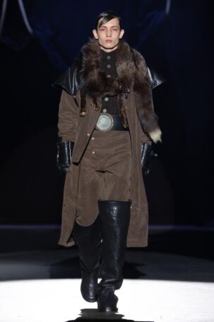 4/45 | Enfants Riches Deprimés Fall 2025 | Photo: NOWFASHION.com Enfants Riches Deprimés Fall 2025 | Photo: NOWFASHION.com