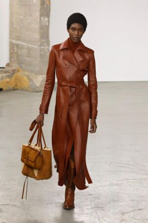9/39 | Gabriela Hearst Fall 2025 | Photo: NOWFASHION.com Gabriela Hearst Fall 2025 | Photo: NOWFASHION.com