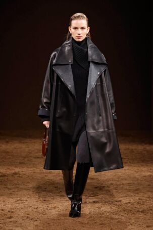12/61 | Hermès Fall 2025 | Photo: NOWFASHION.com Hermès Fall 2025 | Photo: NOWFASHION.com