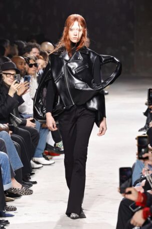 6/34 | Junya Watanabe Fall 2025 | Photo: NOWFASHION.com Junya Watanabe Fall 2025 | Photo: NOWFASHION.com