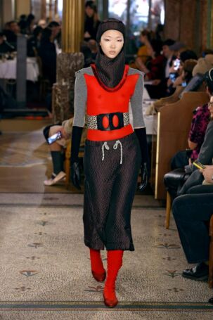 3/39 | Kiko Kostadinov Fall 2025 | Photo: NOWFASHION.com Kiko Kostadinov Fall 2025 | Photo: NOWFASHION.com