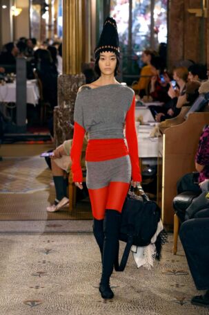 6/39 | Kiko Kostadinov Fall 2025 | Photo: NOWFASHION.com Kiko Kostadinov Fall 2025 | Photo: NOWFASHION.com